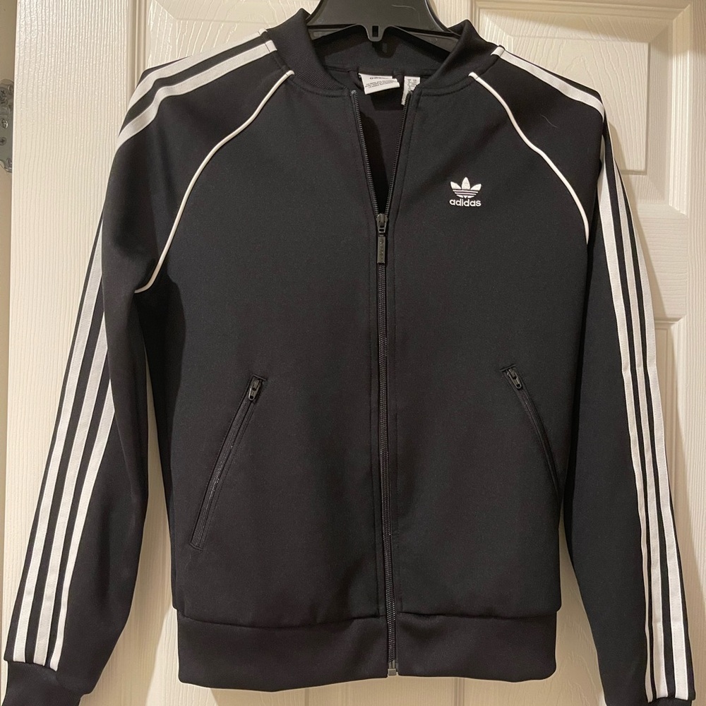 stylish Adaias women's jacket in size small.